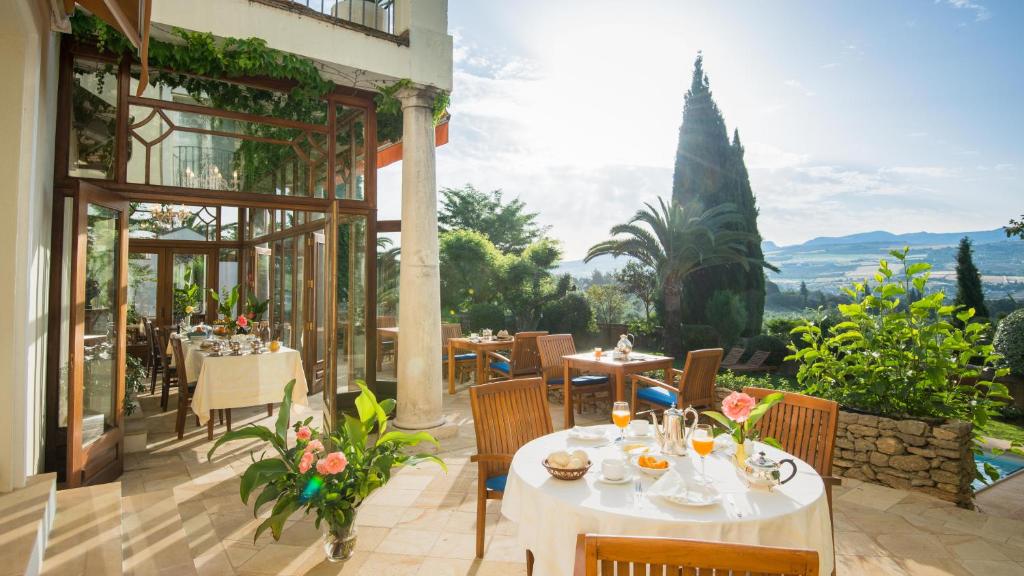 hotel la fuente la higuera ronda andalusie terras met uitzicht