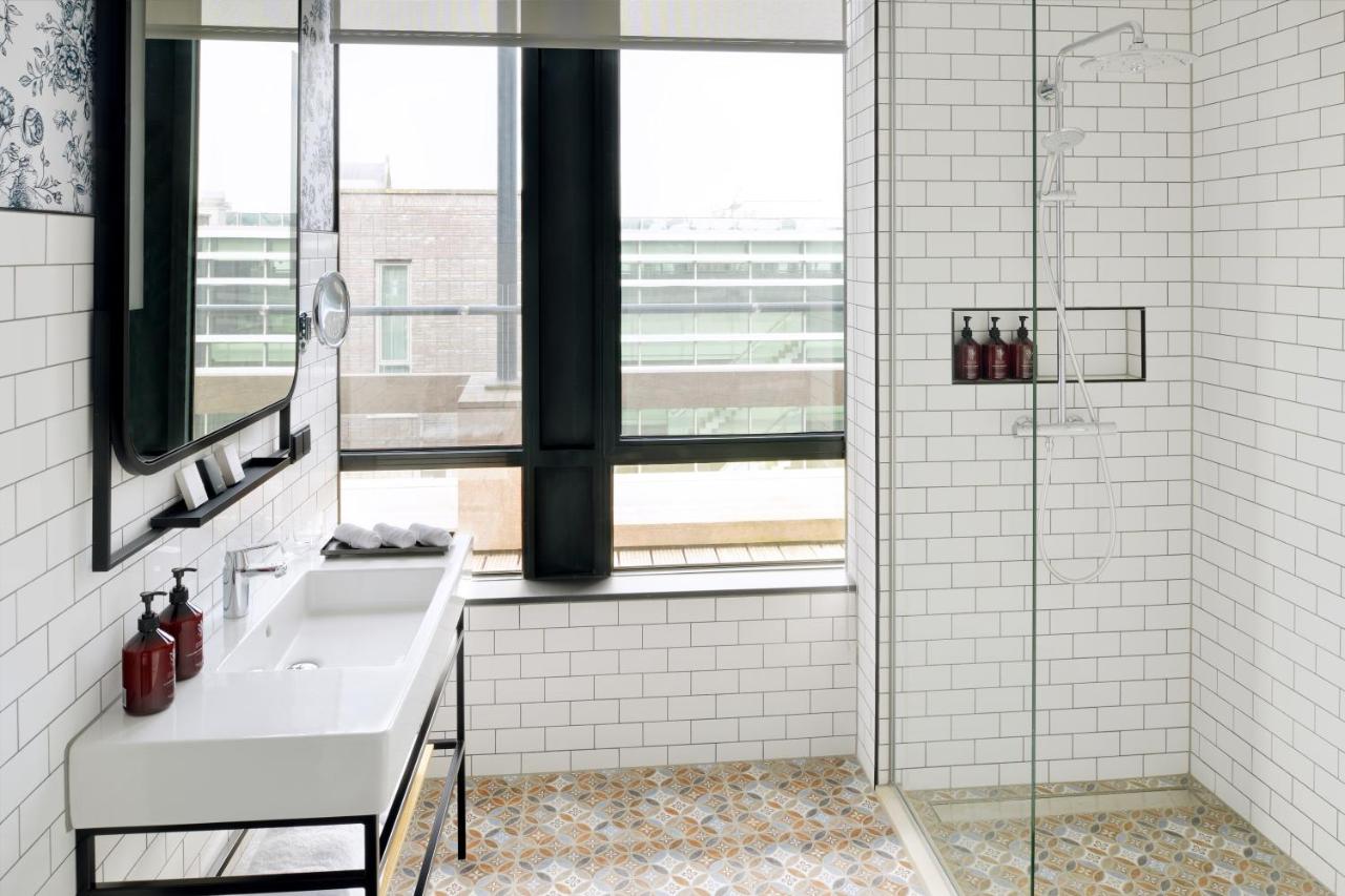 movenpick hotel den haag badkamer